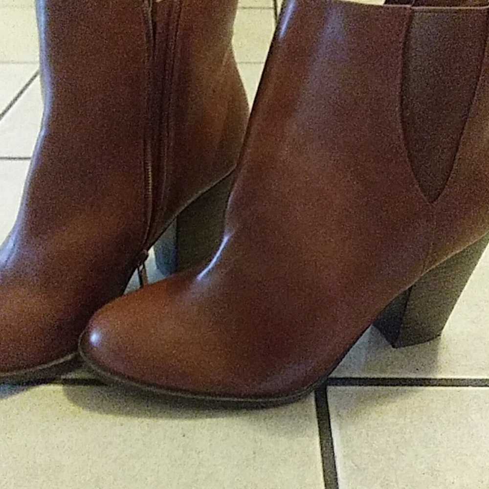 Adorable heeled bootie